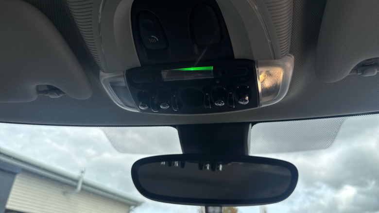 MINI Hatchback 1.5 Cooper Classic 3dr Auto Petrol Hatchback